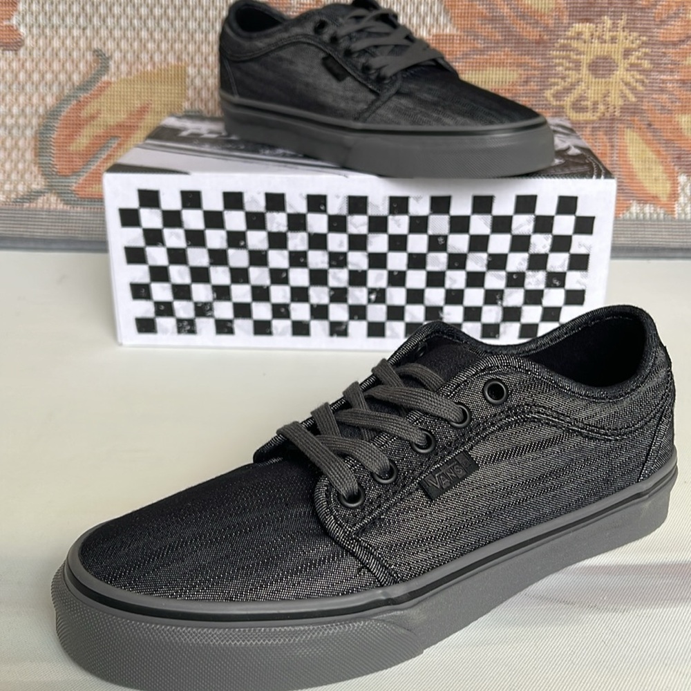 Vans Men’s Skate Chukka Low
Black/Grey/Denim
VN0A4BX45BR
Sneakers